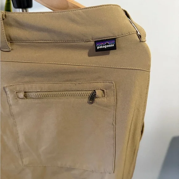 Patagonia Women’s light weight Tan Pants - Picture 6 of 6